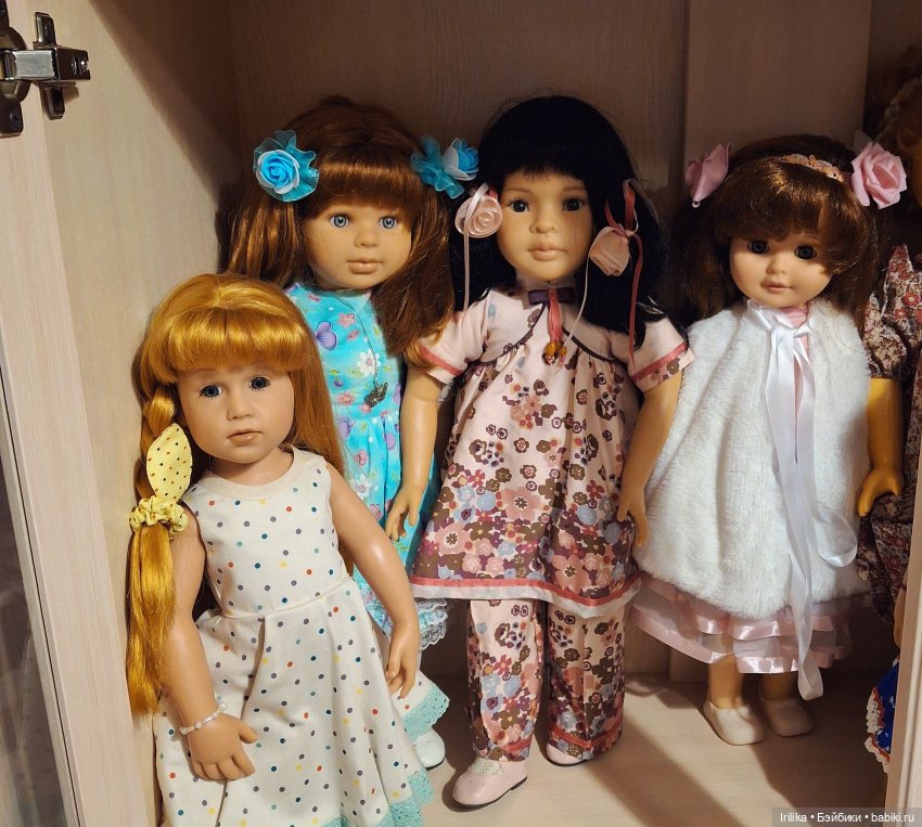 Сандра Las Reinas в новом платье