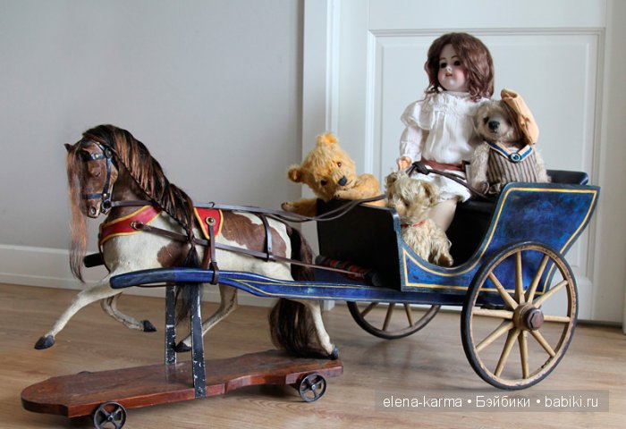 лошадка, мишки и антикварная кукла из коллекции toy-museum