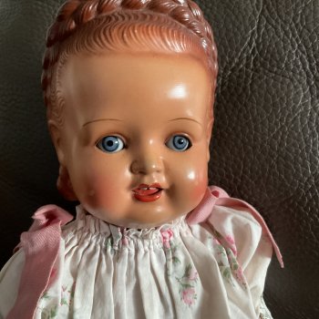 Помогите опознать производителя куклы