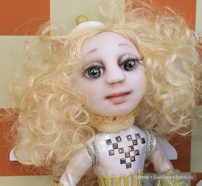 Авторская кукла Мечтательница - белая пешка (фото 4)