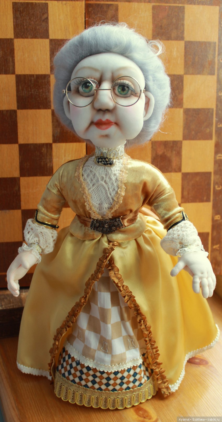 Тётушка Ладья - классная дама в школе Белых пешек (фото 2)