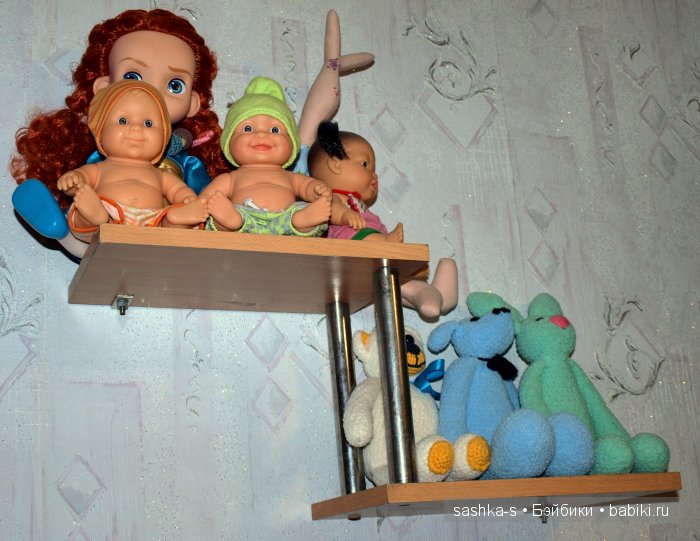 Моя маленькая кукольная полочка