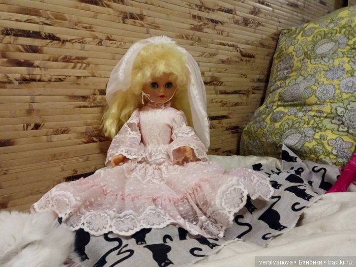Народ. Купила куклу-невесту, времен СССР. Помогите опознать куклу (фото 3)