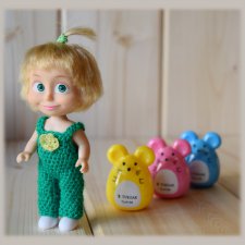 Много маленьких кукол - много красивых нарядов