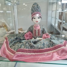 Куколки сувенирные из глины, фарфора, дерева, текстиля с "Ладьи"