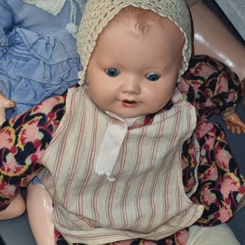 Куклы, фарфоровые статуэтки на Тишинке