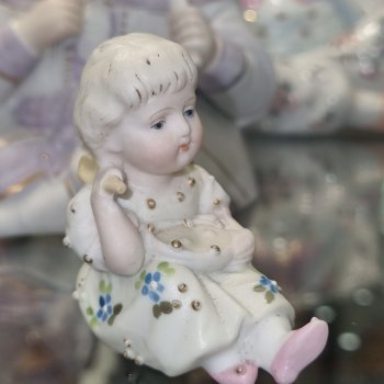 Статуэтки фарфоровые на Тишинке -2