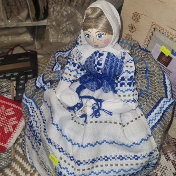 Куклы и статуэтки с выставки "Ладья "