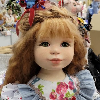 Кукольные лица крупным планом -2.  Новогодний бал кукол на Тишинке - 2026