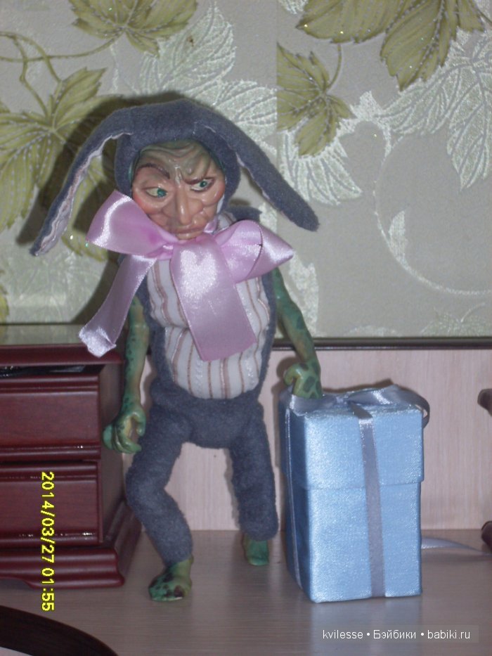 Вот сааамая моя первая авторская шарнирная кукла. Зеленый бесстыжий тролль. +18 (фото 7)
