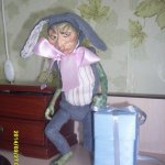 Вот сааамая моя первая авторская шарнирная кукла. Зеленый бесстыжий тролль. +18