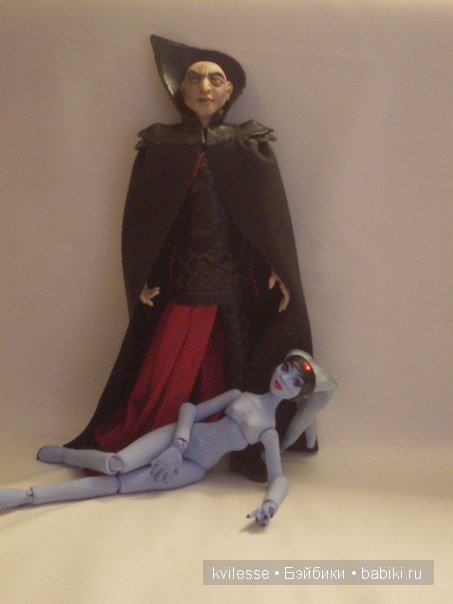 Лорд Фрес и его рабыня, Элина. Шарнирные куклы