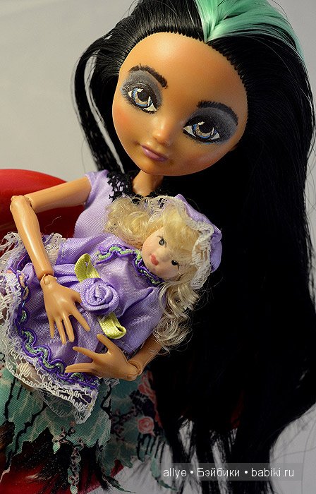 Аиша, кукла Ever After High