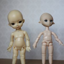 Сравнение Hujoo Baby 12 cm и Obitsu 11 cm