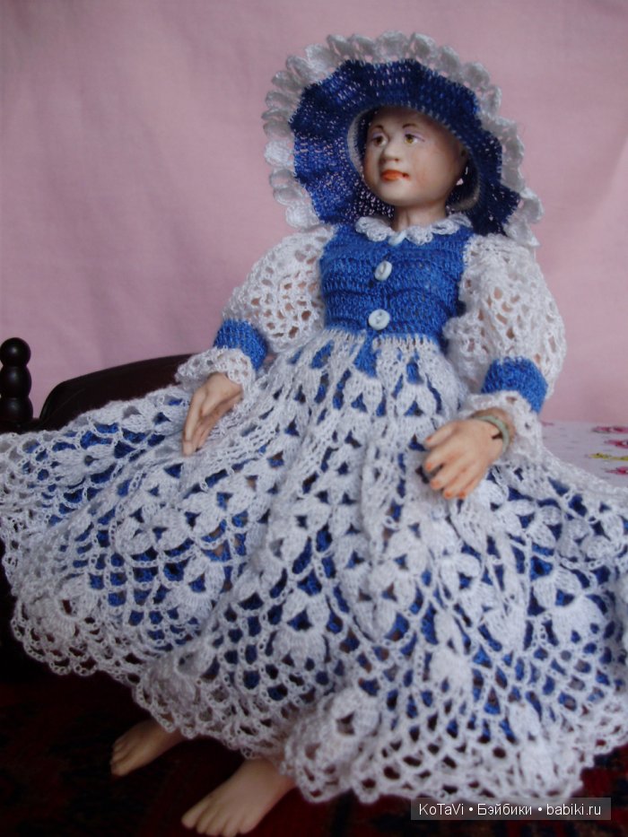 Вот такая довольная дамочка.