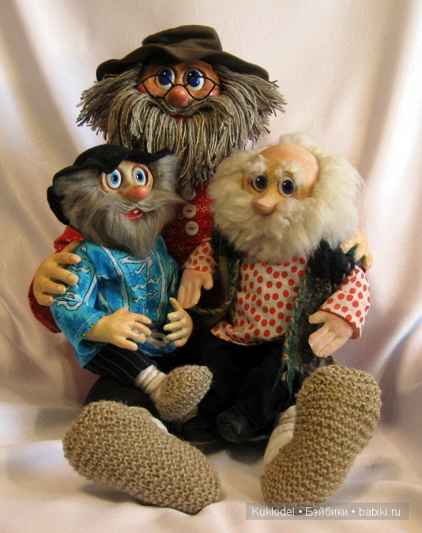 Домовой дедушка Поликарп с ребятами домовятами.