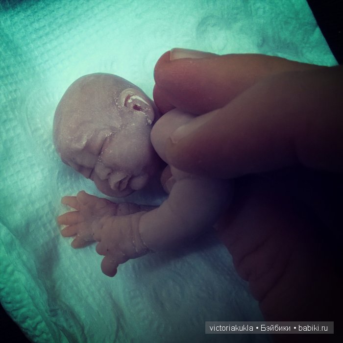 процесс работы,здесь  только голова и ручки,но уже настоящий малыш!