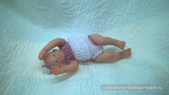 очень живая девочка