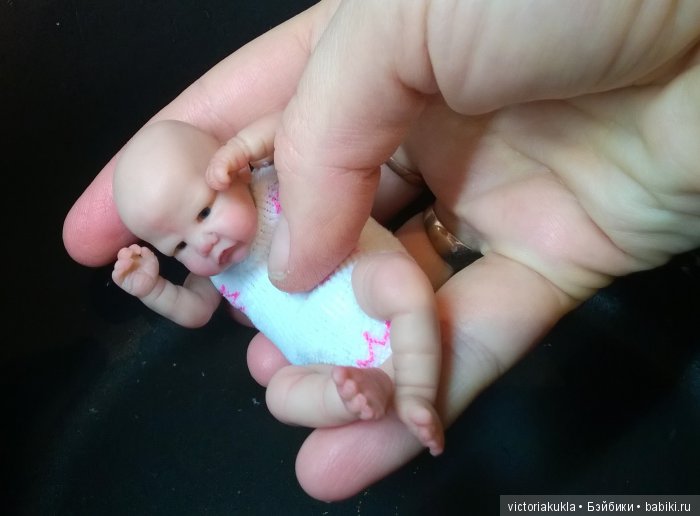 "Mini girl" & "Mini boy" by V.Vihareva-Pechenkina