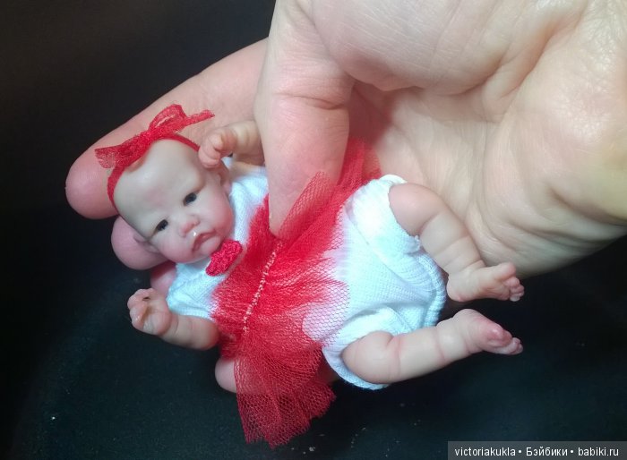 "Mini girl" & "Mini boy" by V.Vihareva-Pechenkina