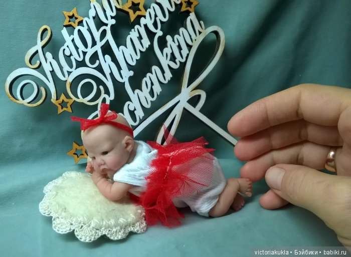 "Mini girl" & "Mini boy" by V.Vihareva-Pechenkina