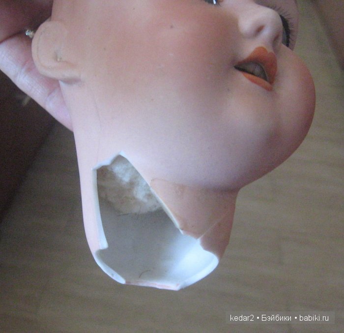 сломанная шея Полы