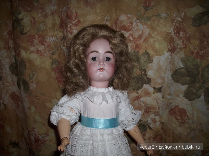 серый парик