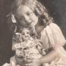 Статья об игре с куклами, написанная почти 100 лет назад.