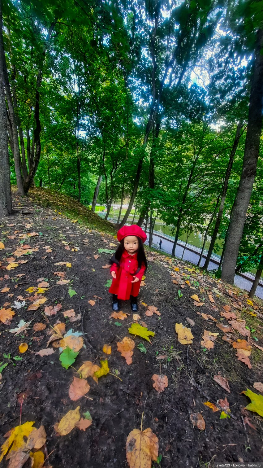 Марианна в парке с белочками 🐿️ 🐿️🐿️