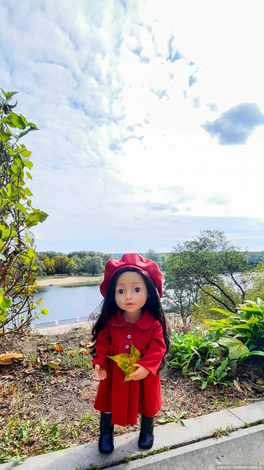 Марианна в парке с белочками 🐿️ 🐿️🐿️