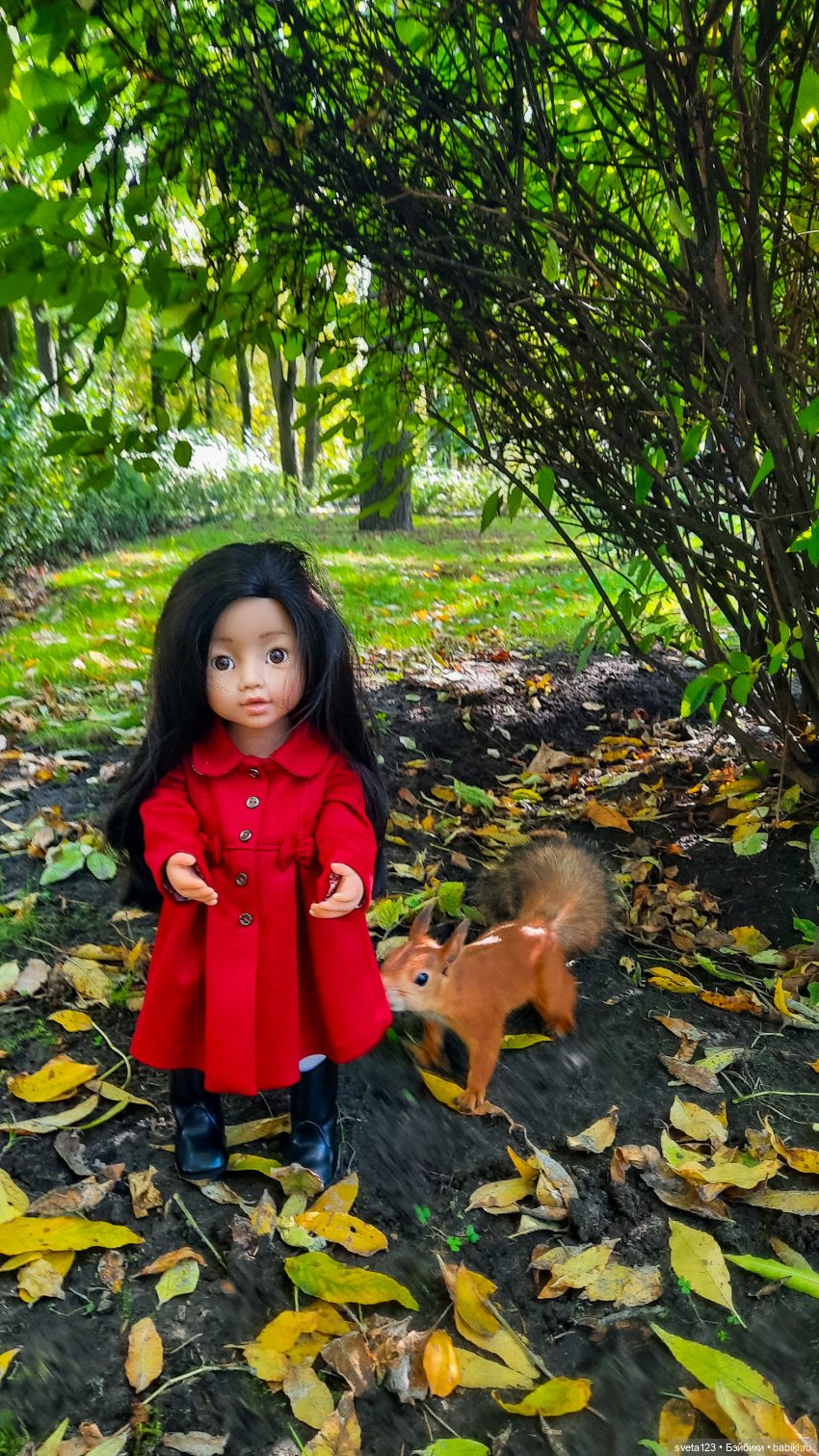 Марианна в парке с белочками 🐿️ 🐿️🐿️