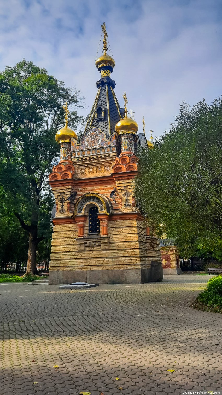Марианна в парке с белочками 🐿️ 🐿️🐿️
