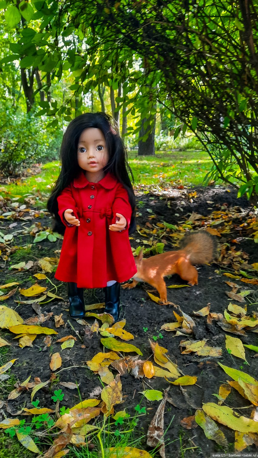 Марианна в парке с белочками 🐿️ 🐿️🐿️