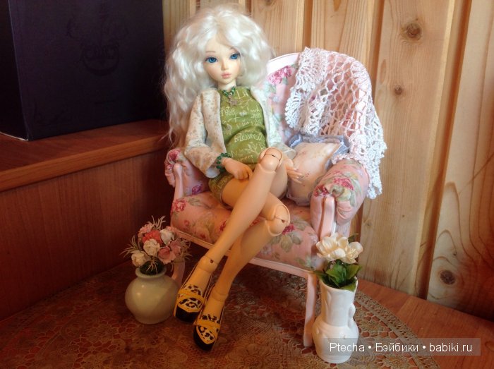 Женщину делает прическа и обувь