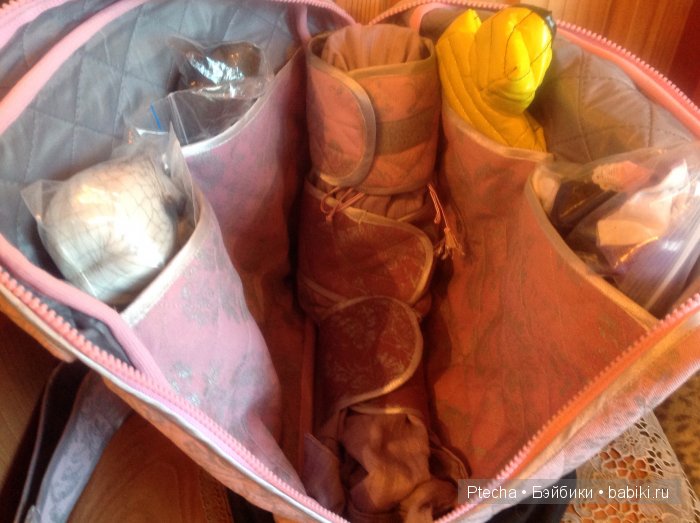 Там еще куча кармашков снаружи и внутри, так что все поместиться!