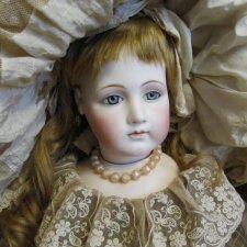 Верочка и ее костюм для прогулок