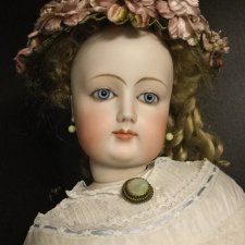 Прекрасности для антикварных кукол с последней выставки