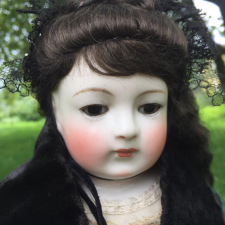 Нахема,самая редкая кукла из всех виденных кукол,Верочка и пианино и как ширма не дала расстаться с Гофуном