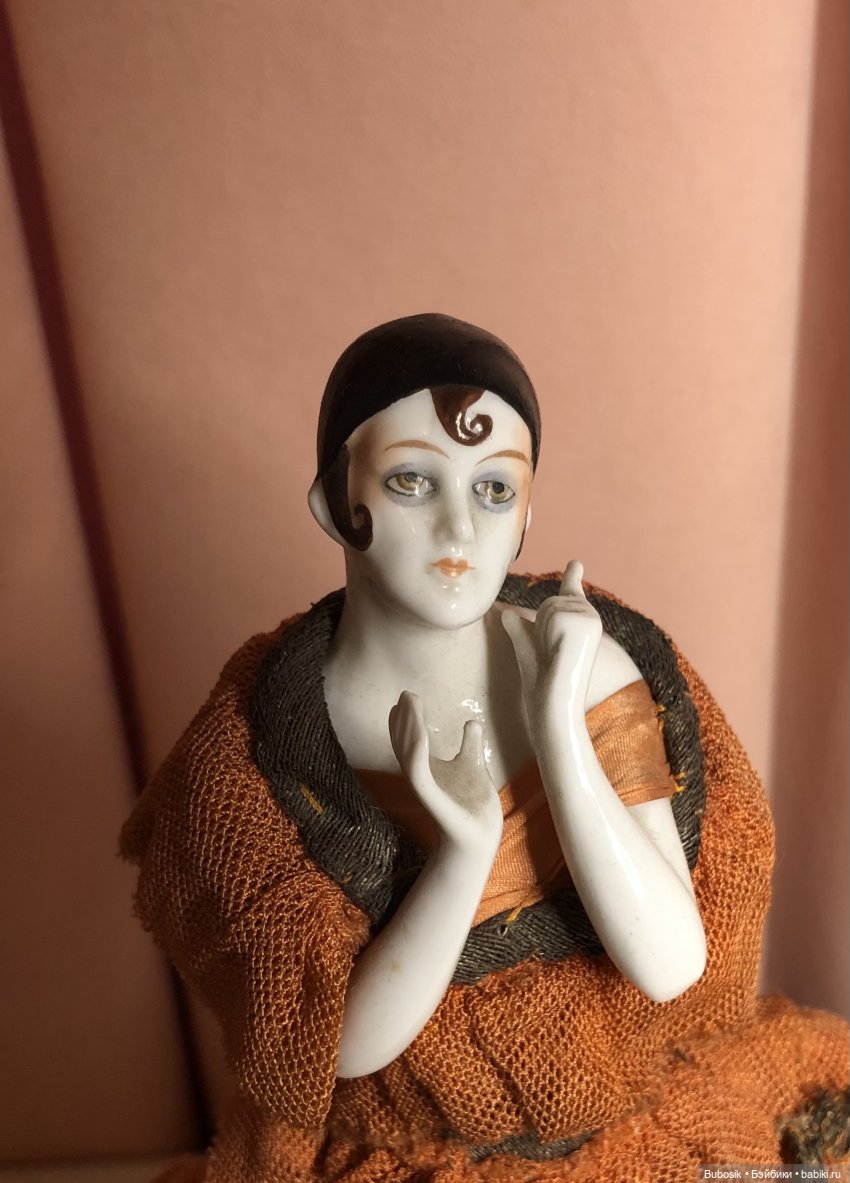 Похожа, но я не уверена