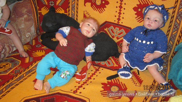 Вязаные обновки для реборнят (фото 9)