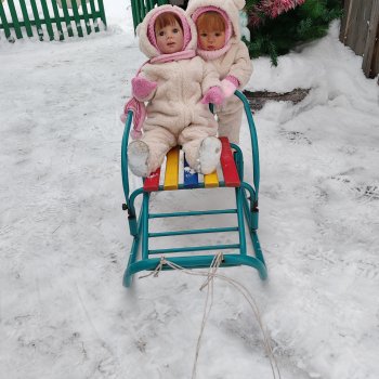 Зимние забавы малышей.