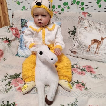 Маришка и лошадки.