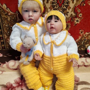 Афина и Маришка.