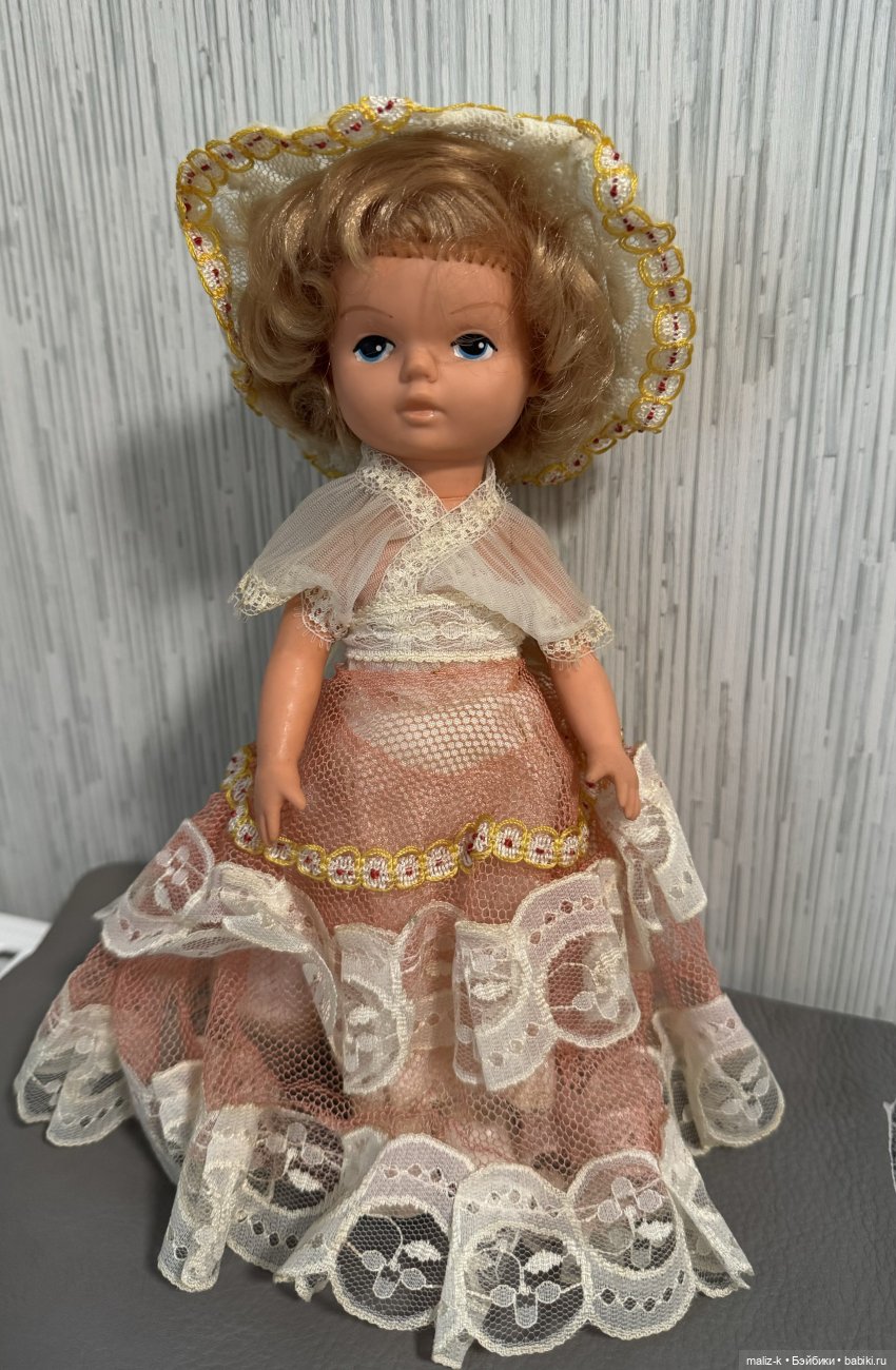 Кукла ГДР, танцовщица