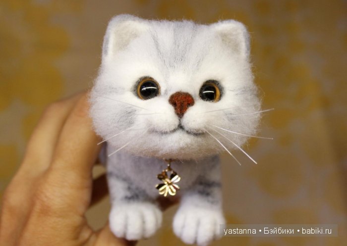 Котята Анны Ястрежембовской. Игрушки валянием из шерсти