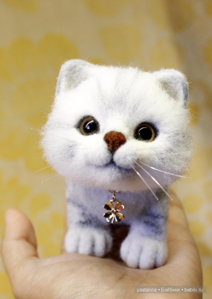 Котята Анны Ястрежембовской. Игрушки валянием из шерсти
