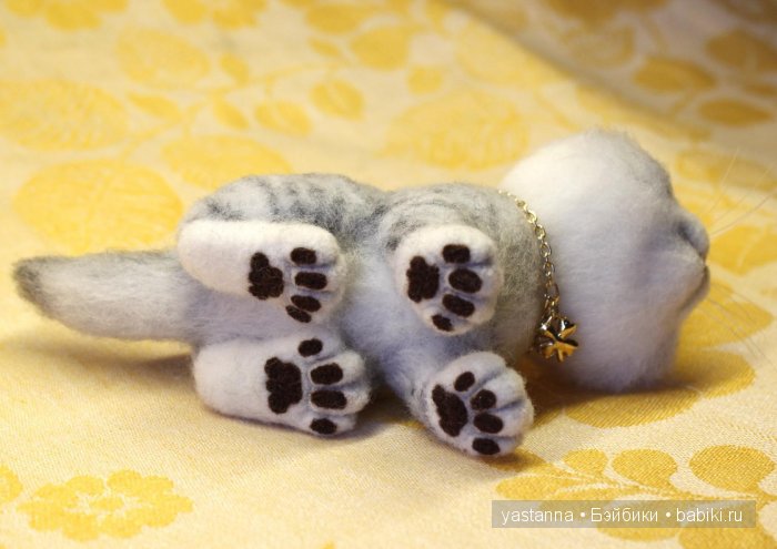Котята Анны Ястрежембовской. Игрушки валянием из шерсти