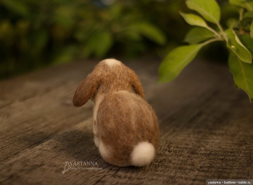 Апрельские зайцы — Валяные игрушки из шерсти: сухое валяние