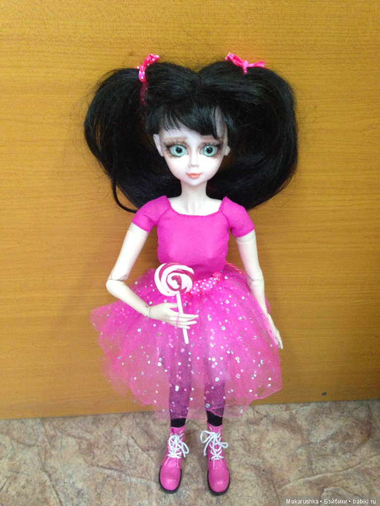 Вариант ремонта тела у Звезды подиума со сломанными бедренными петлями (много фото)