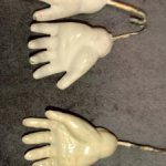 Антикварные кукольные кисти рук.